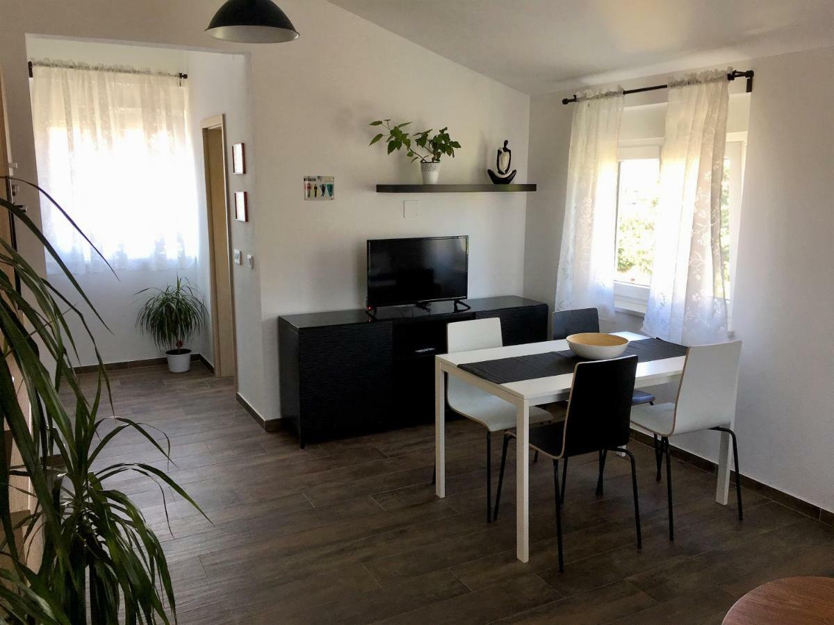 Fine & Shine Apartment Pula Exterior foto
